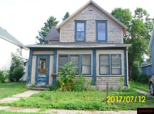 7 1st St SE, Madelia, MN 56062