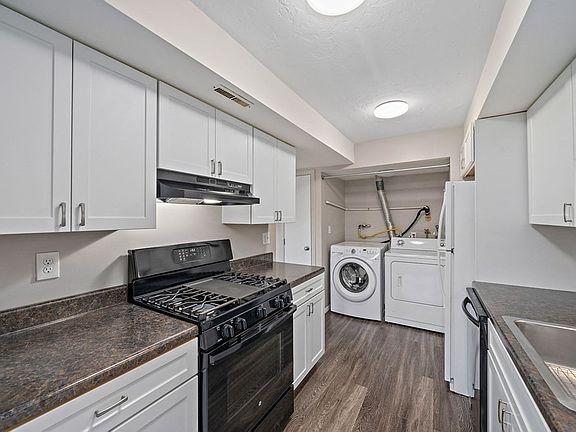 3rd image of 51 Cottonwood Dr #90-2