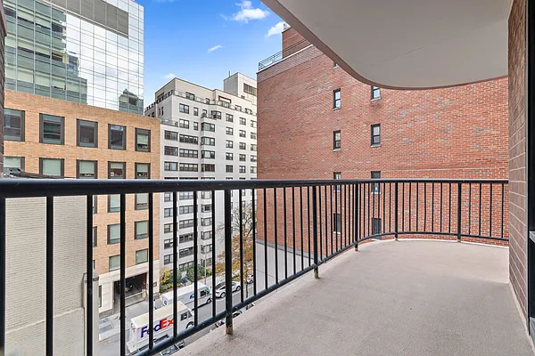 Sold by Compass | media 6