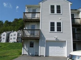 42 W Meadow Estates Dr, Townsend, MA 01474