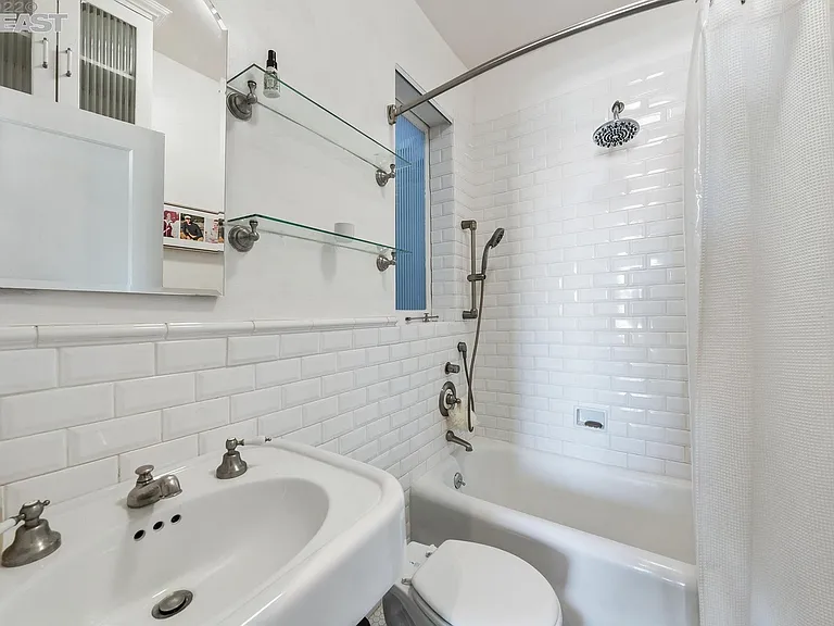 2999 California St #66 — Photo 6