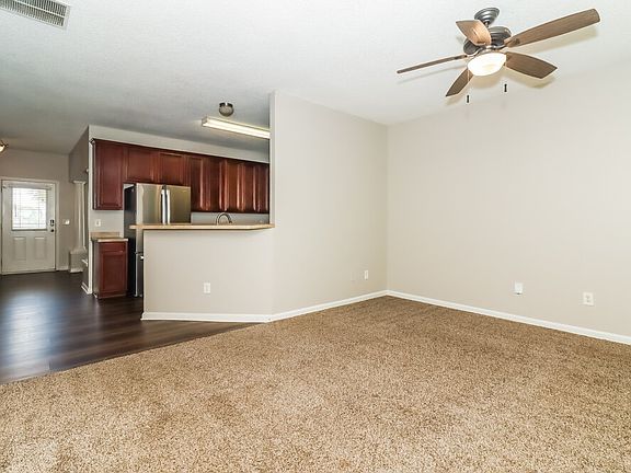 5th image of 468 Darbys Run Ct