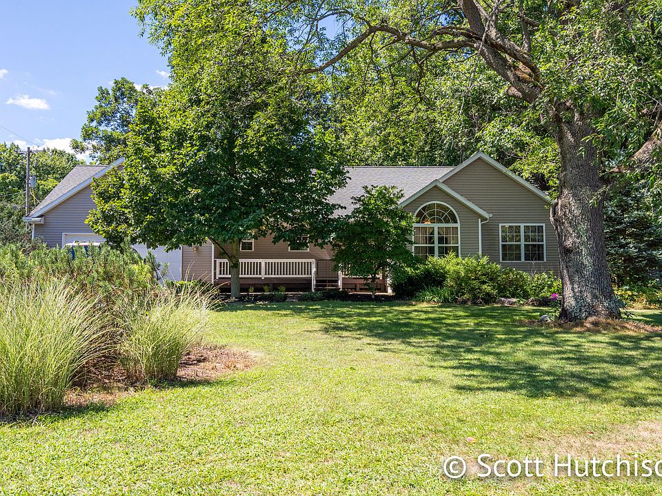 1st image of 9225 Dayton Oaks Ct NE