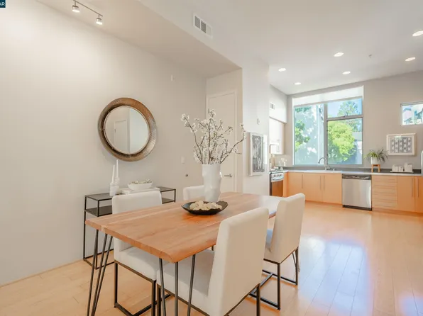 64 Iron Horse Ln, Walnut Creek, CA 94597
