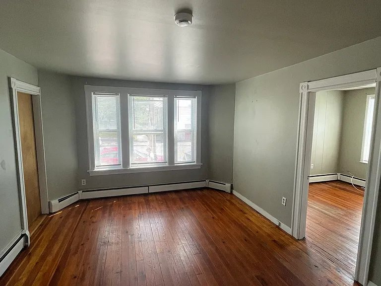 400 Smithfield Ave #1 — Photo 3