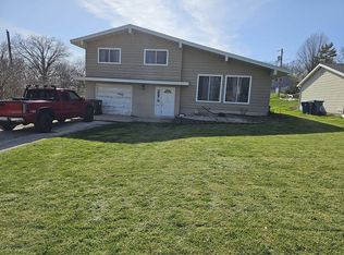 134 Spieker Rd, Waterloo, IA 50701