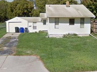 1516 Center St NE, Cedar Rapids, IA 52402