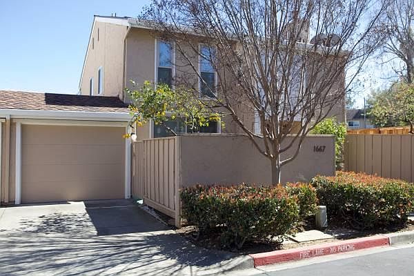 1st image of 1667 Albatross Dr #1667