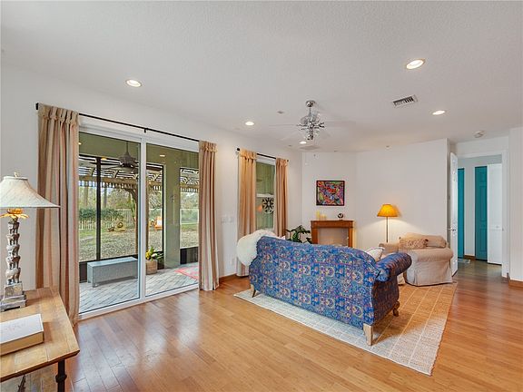 5th image of 5705 55th St