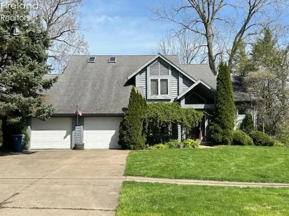 1126 Mudbrook Rd, Huron, OH 44839