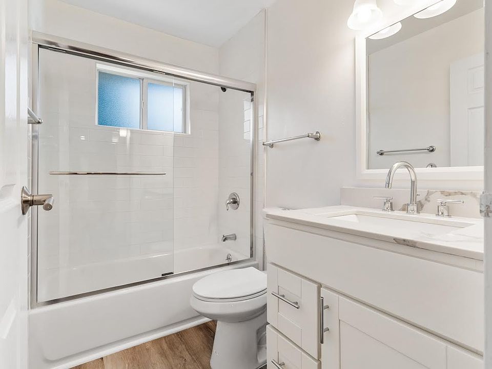 2nd image of 3035 Webster St #6B