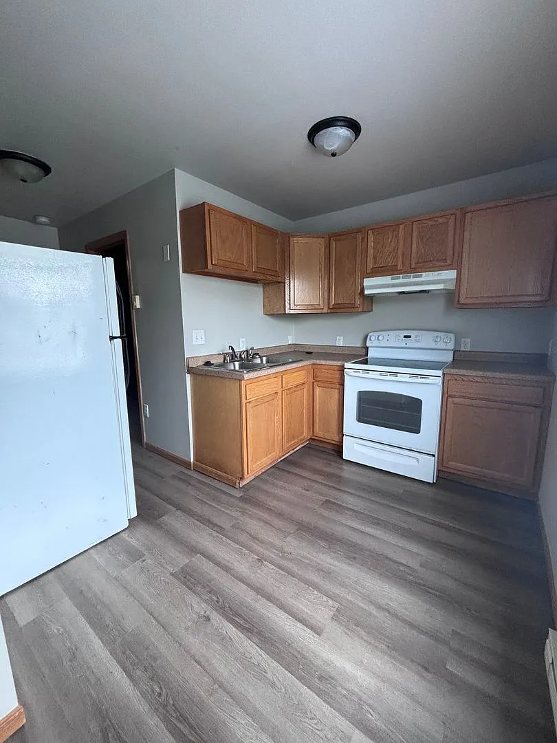 2301 2nd Ave SW — Photo 3