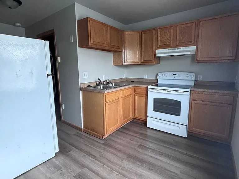 2301 2nd Ave SW — Photo 3