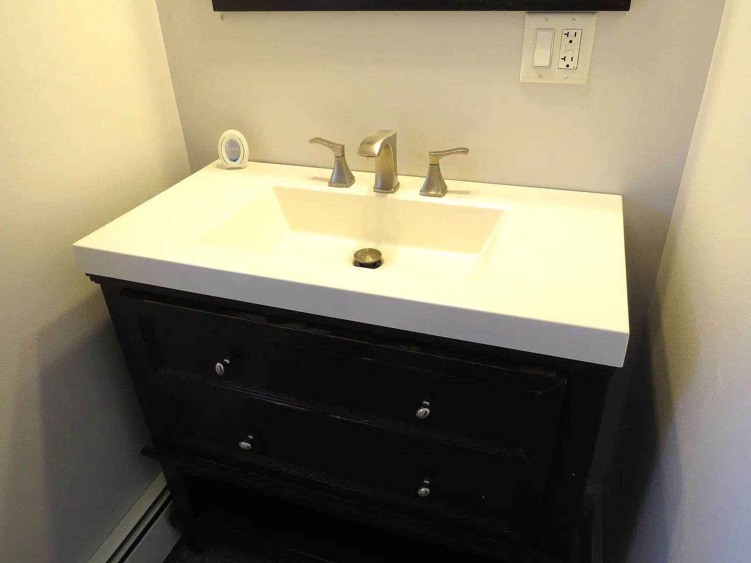 3 bed, 1300 sqft, $3,900 — Photo 3