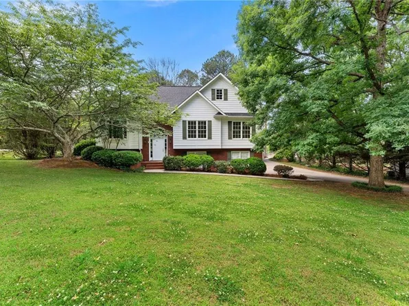 12 Lamplighter Cv NW, Cartersville, GA 30120