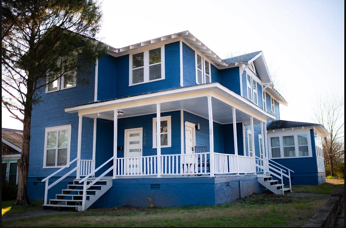 3 bed, 1.5 bath, 1750 sqft, $2,000 — Photo 2