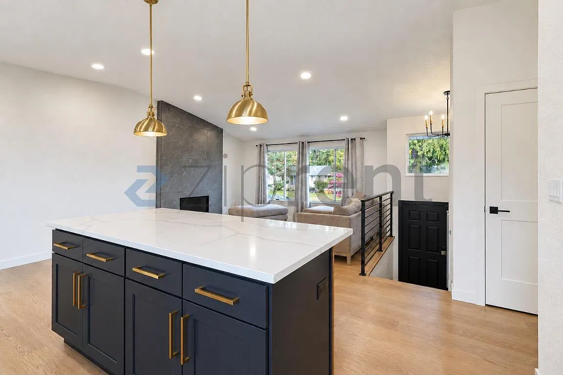 5 bed, 2142 sqft, $4,600 — Photo 4
