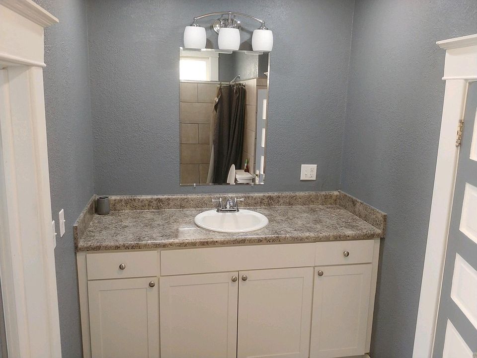 204 E Sycamore St, Independence, KS 67301 Zillow