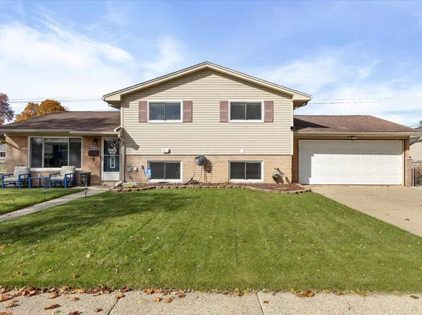 9001 Hensley Dr, Sterling Heights, MI 48314