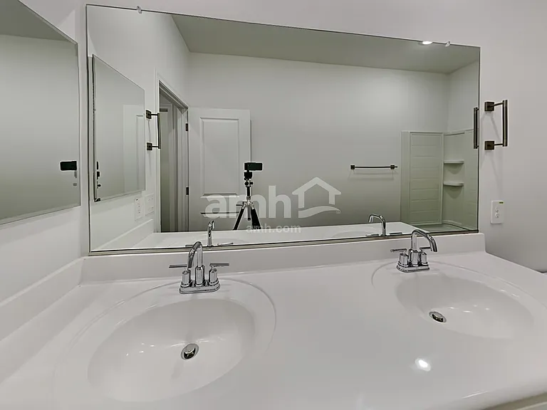 815 S 150th Dr — Photo 17