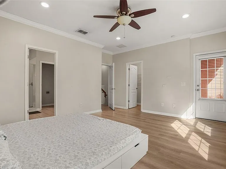 561 Telfair Square Ct — Photo 16