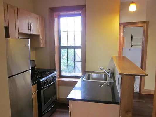 Rented by Full Time Management | media 25