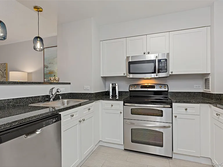 300 Mamaroneck Ave #315 — Photo 10