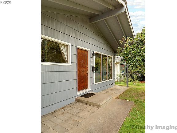 3rd image of 9605 N Clarendon Ave