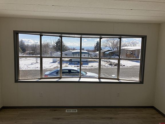 3rd image of 220 NW Elm Ave