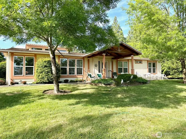 1661 E Thomas Road, Grapeview, WA 98546