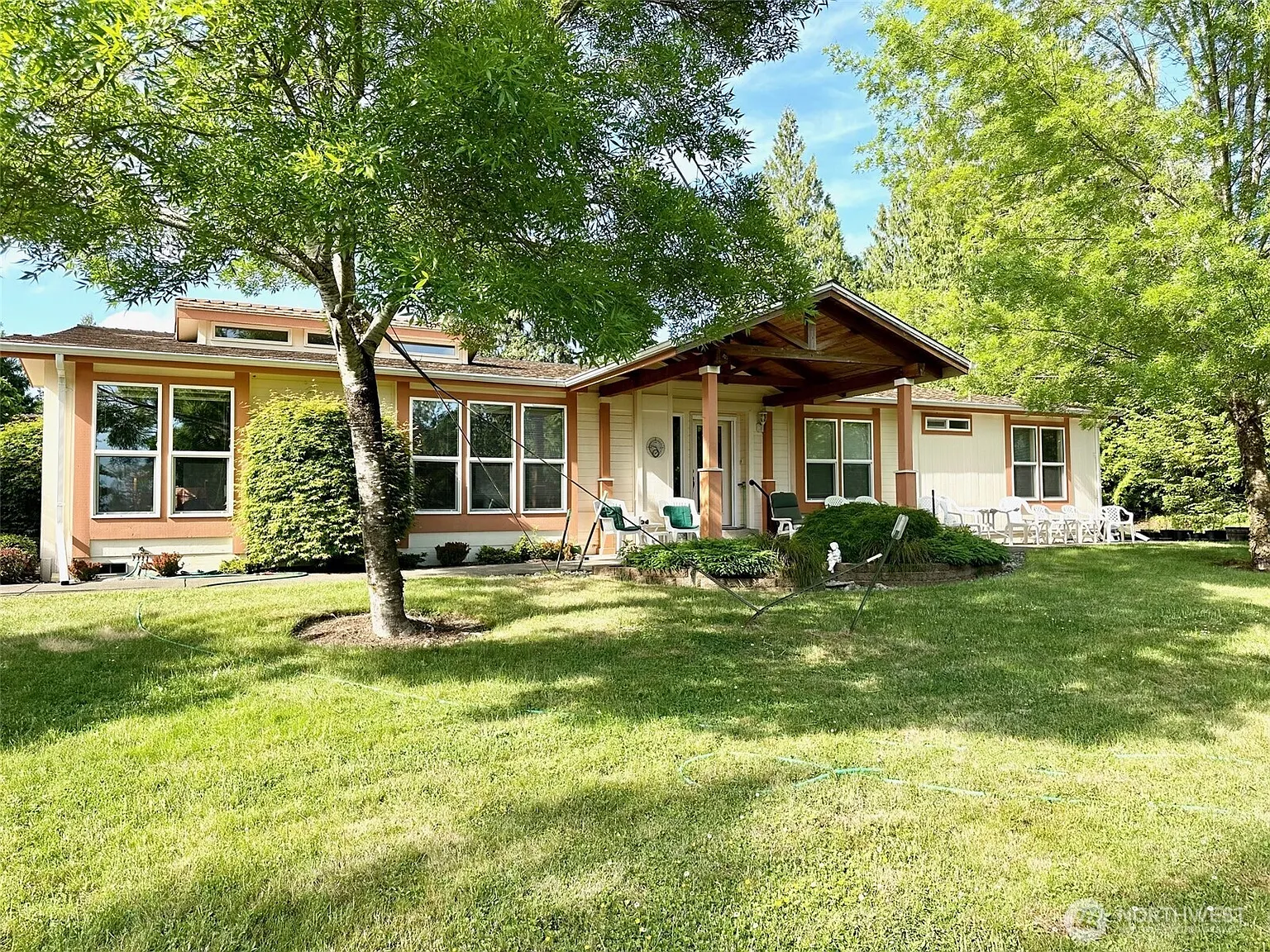 1661 E Thomas Road photo 1