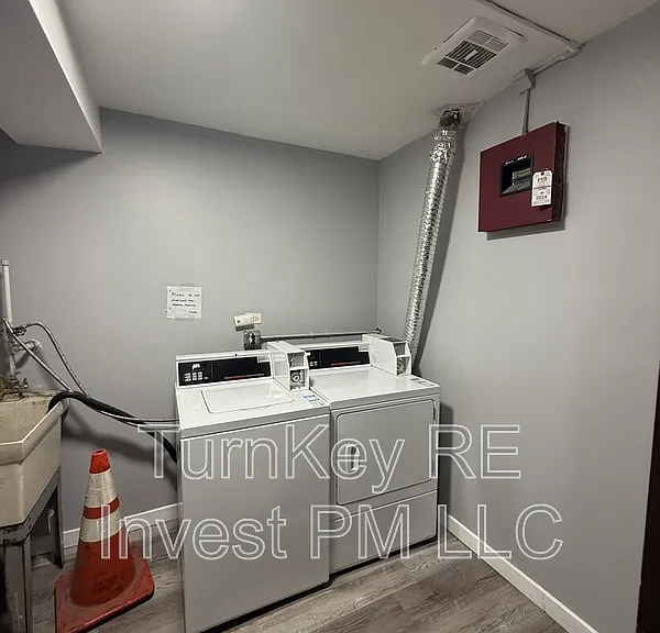 639 Jeffery Ave #2N — Photo 9