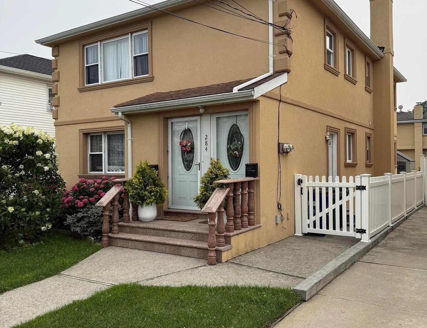 3 bed, 1.0 bath, 2228 sqft, $3,000 — Photo 1