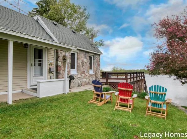 762 Parkwood Dr, Six Lakes, MI 48886