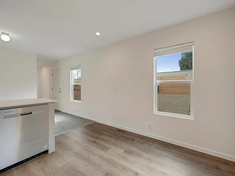 9510 Harbor Dr #14 — Photo 6