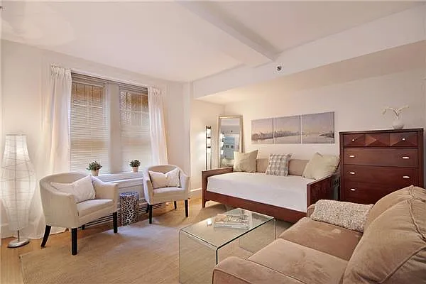 Rented by R New York | media 12