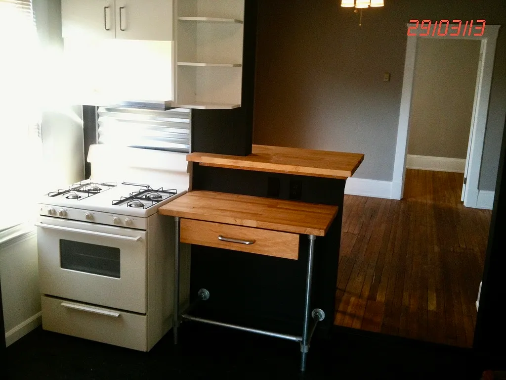 2157 W 11th St — Photo 4