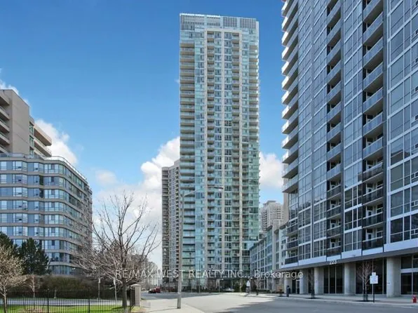 225 Webb Dr #903, Mississauga, ON L5B 4P2