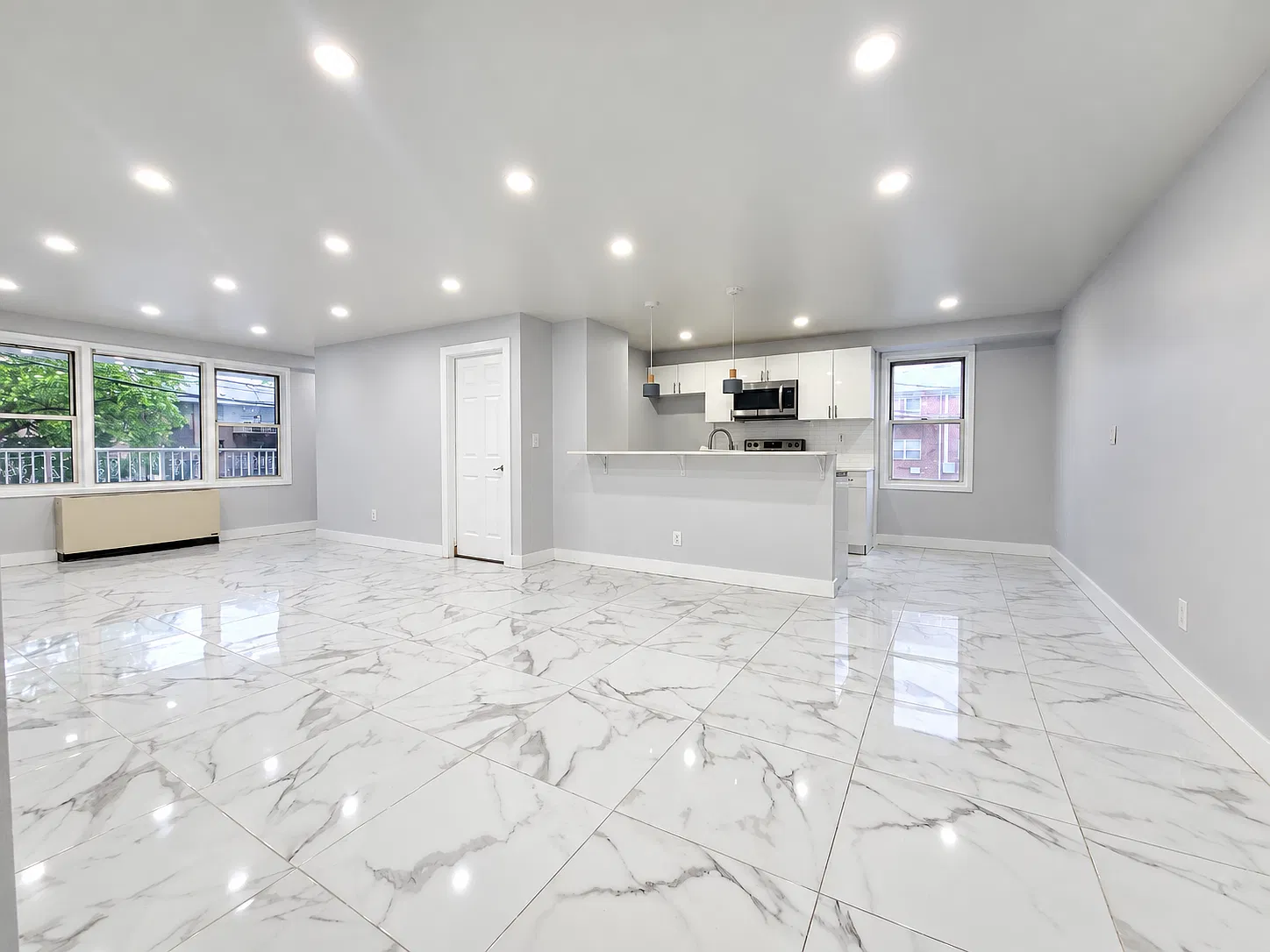 3 bed, 1050 sqft, $2,995 — Photo 3