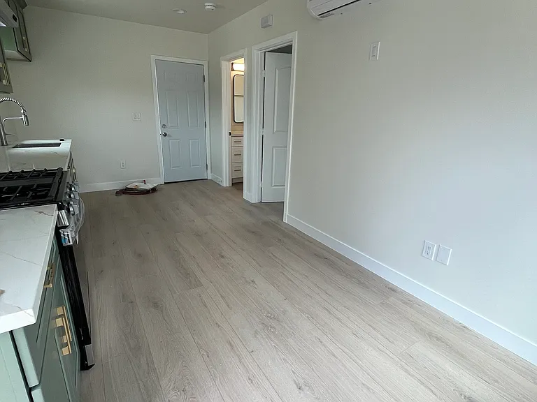 1531 E Larkwood St #J — Photo 2