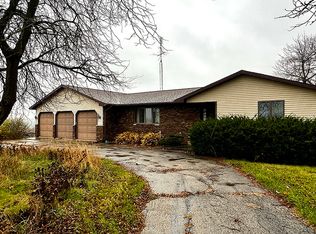 5517 Daggert Rd, Mount Carroll, IL 61053