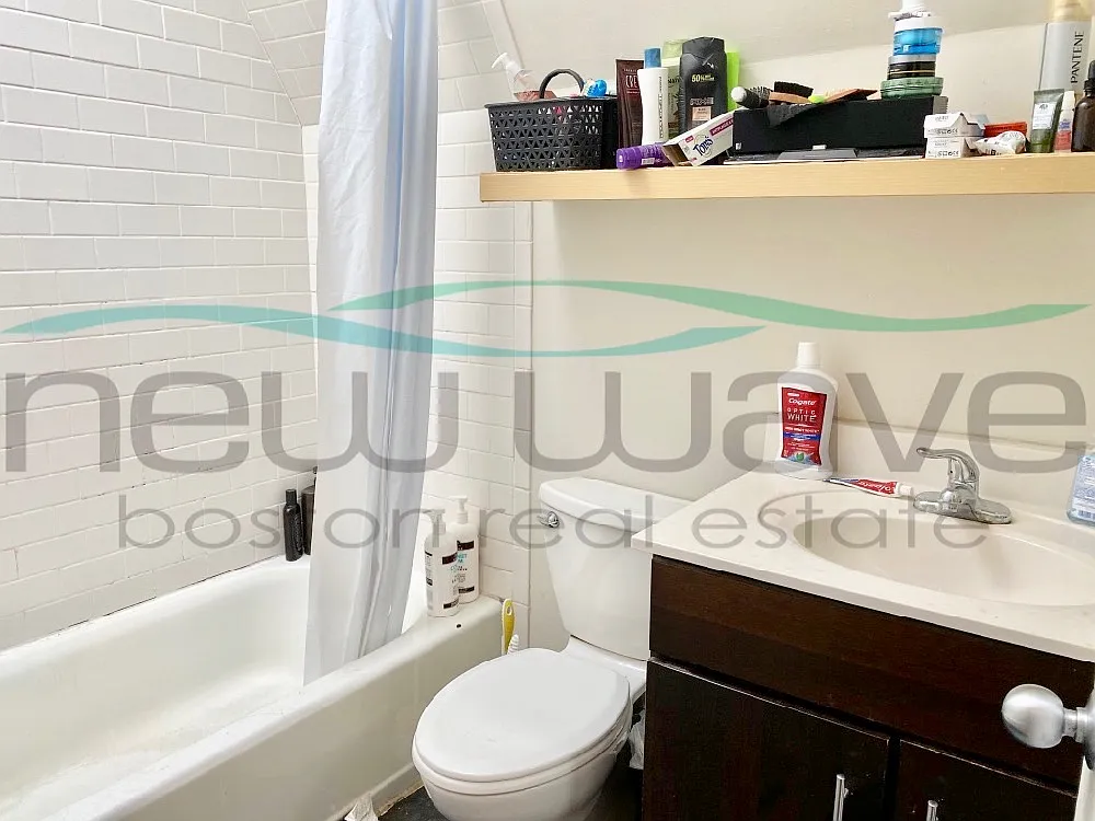 3 bed, 9999 sqft, $4,800 — Photo 2