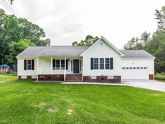 3rd image of 8824 Shewsbury Dr