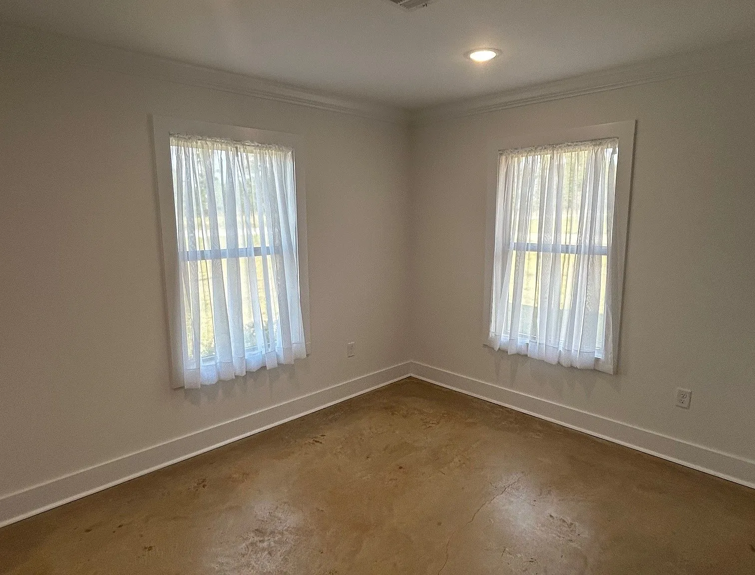 3 bed, 1354 sqft, $1,700 — Photo 2