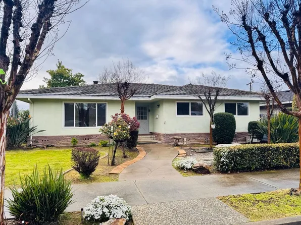 700 Eschenburg Dr, Gilroy, CA 95020