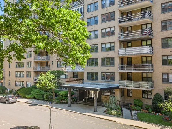 201 Saint Pauls Avenue image 22 of 29