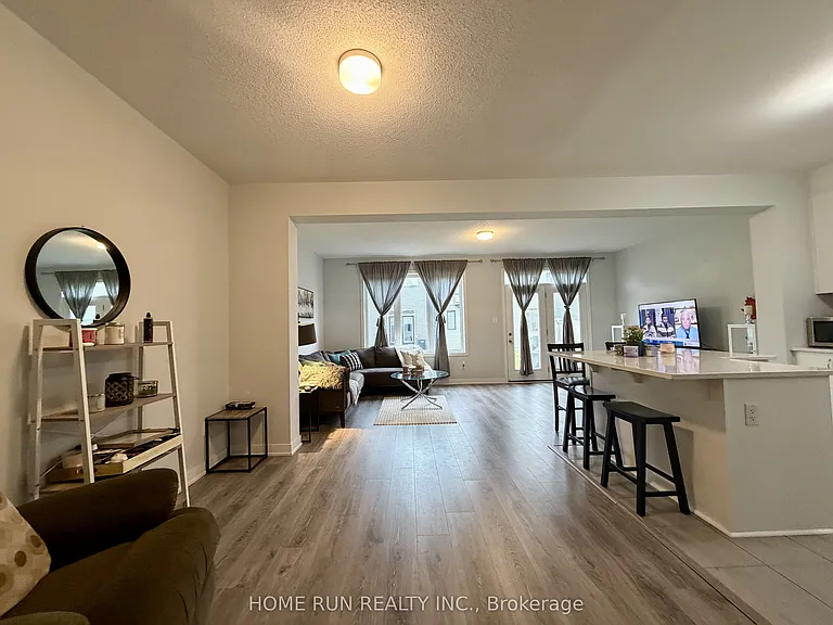 216 Billrian Cres — Photo 8