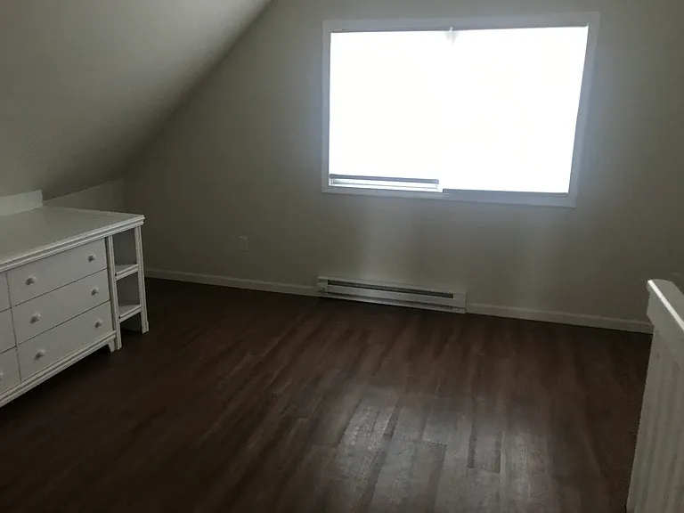 502 E Broadway St — Photo 11