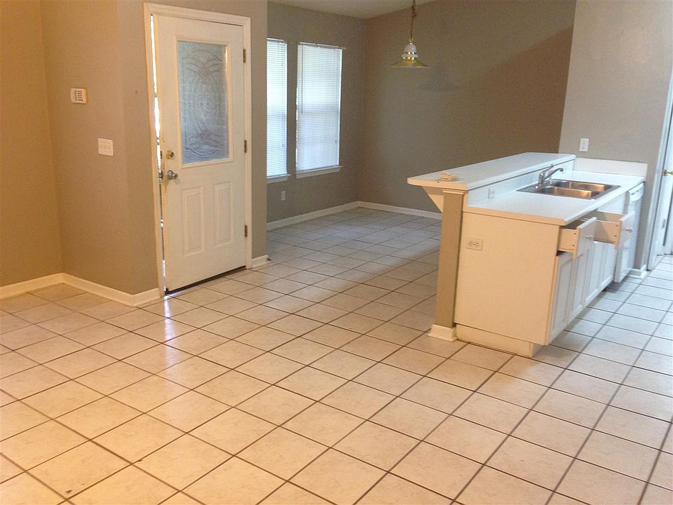 1st image of 217 Cactus St #2