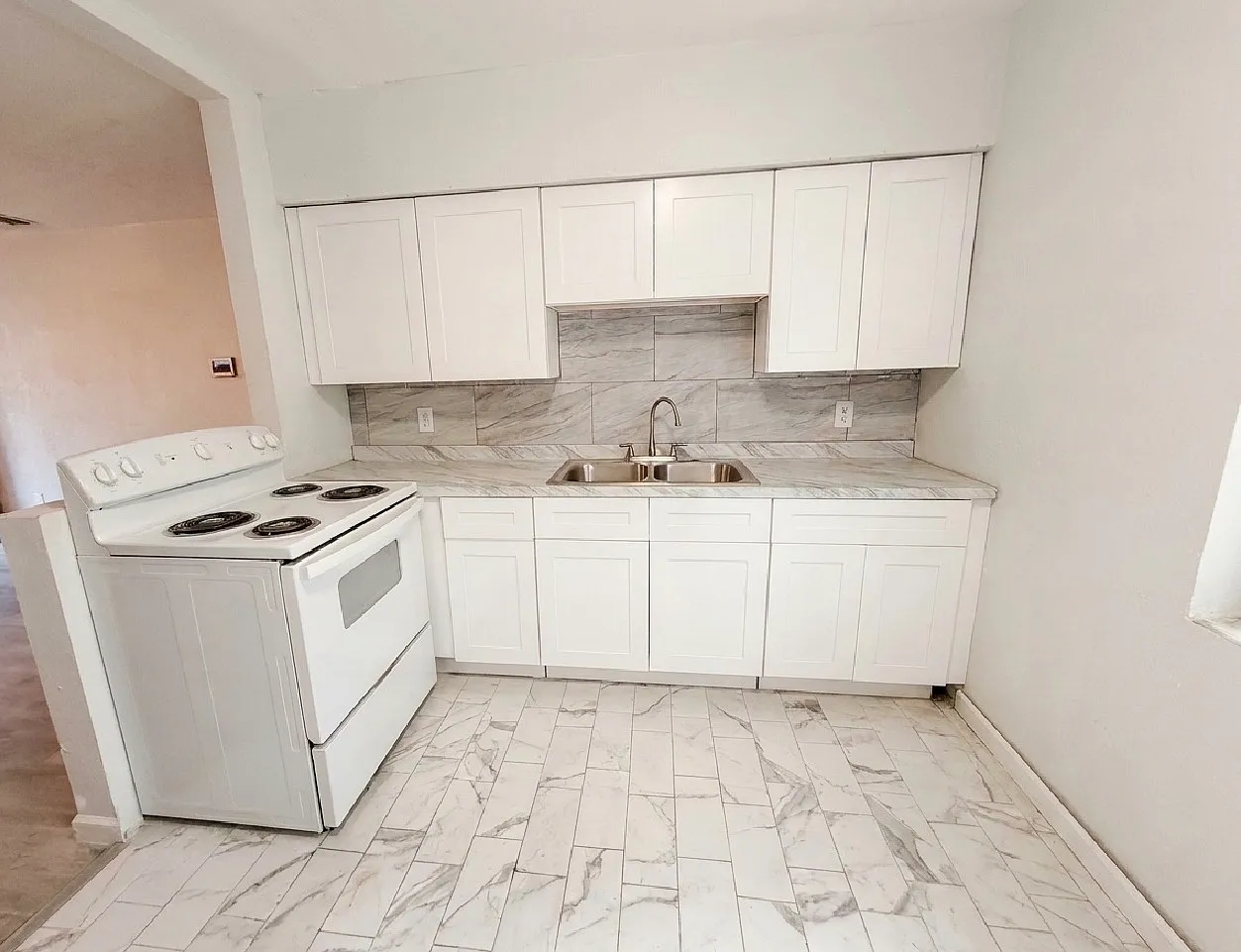 2 bed, 756 sqft, $2,500 — Photo 2
